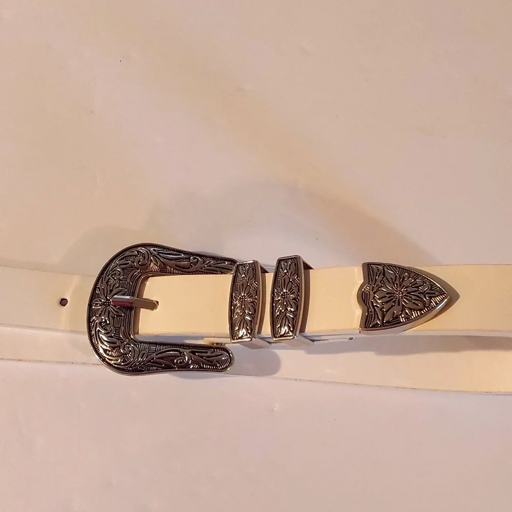 Women's Vintage look Double Silver Scroll Buckle White Belt Western Trendy M/L